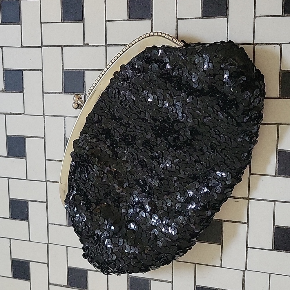 Formal women's clutch